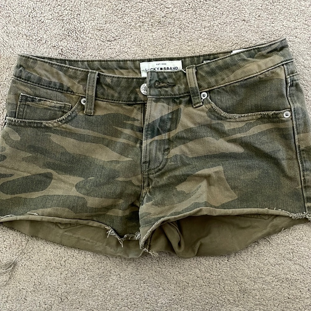 Am I denim shorts